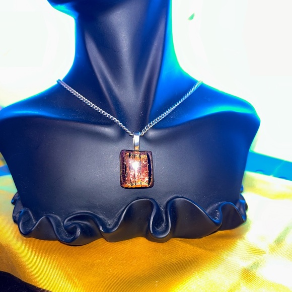 Iridescent peach bronze tones dichroic stone - Picture 3 of 4